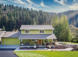 WANDER INN, 4 Bedroom 2 Bath, 5 Min to Downtown, Custom Home, holiday home in Leavenworth