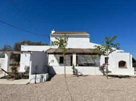 Mas Midó, hotel keluarga di Sant Jaume d'Enveja