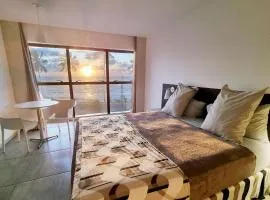 Frente Mar c Vista ESPETACULAR e limpeza diária