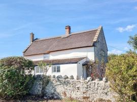 The Moat House, cottage in Cudworth