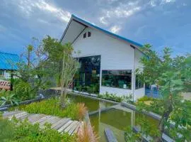 Srihome ยายศรีโฮมแอนแคมป์ปิ้ง