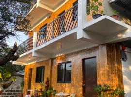 Traditional Filipino Home near 100 Islands Wharf: Alaminos şehrinde bir otel