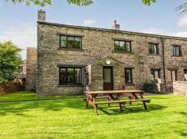 The Farmhouse, hotel with parking in High Catton