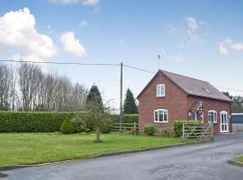 Acorn Cottage, villa in Kingsland