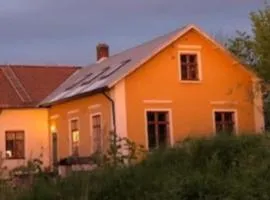 Svinaberga Skola. Eget boende i gammal skolsal.