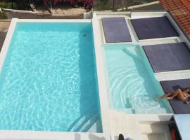 ThalaSEA Apartments, hotell sihtkohas Chrani
