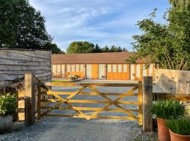 Beautiful countryside Byre conversion – willa w mieście Pitchford