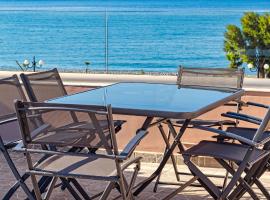 Oliva Beach-Beachfront Apartments Maleme near Chania, Crete, hotel em Maleme