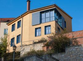 Stylish Apartment in Quedlinburg with Panoramic Window, koča v mestu Quedlinburg