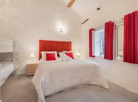Cottage 3 Old Farmhouse Mews, хотел в Кесуик