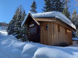 Zirbenwald Chalet, hotel cerca de Zirbenwaldbahn, Turracher Höhe