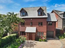 Bewdley House - 5 Bedroom 3.5 Bathroom House - Free Parking, Private Garden, Super-Fast Wifi and Smart TVs by Yoko Property