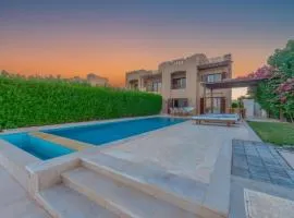 3BR Family Villa in Sabina, El Gouna. Lagoon & Private Pool