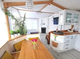 Lakes and woodlands Overstone Holiday Park