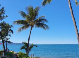 Waters Edge The Strand – hotel w mieście Townsville