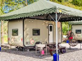 Geothermal Camper Van, campground in Ta-hsi