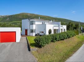 Great villa with amazing view, holiday home in Tromsø