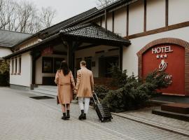 Hotel Dębowe Wzgórze Wellness & Spa - zarezerwuj w maju 2 noclegi a wypożyczenie rowerów będzie GRATIS!, hotel u gradu 'Jarnołtówek'