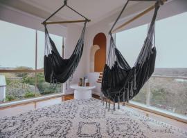 The Hangout KING BEDS Hammock Chairs with a View, hotel u gradu 'Port Campbell'