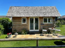 The Hat's Hut, holiday home in Mixbury