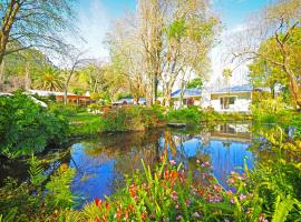 Waterland Lodge, cabin in Hout Bay