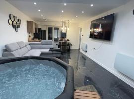 Appartement hors du commun avec son jacuzzi، شقة في ساليناي دي بيارن