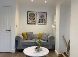 Alto - Lovely 2 Bedroom Serviced Apartment Bristol by Mint Stays