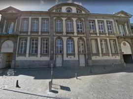 Logement dans le cœur historique de Mons, hotel near Francois Duesberg Museum of Decorative Arts, Mons