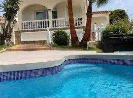Villa avec piscine et jacuzzi