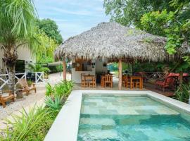 Antema Lodge Secteur Tamarindo, piscine, yoga, gym, jungle et paix, Strandhaus in Tamarindo
