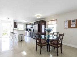 A1 - Endless Summer Vacation Rentals - Affordable Luxury near Downtown, apartment in Fort Lauderdale