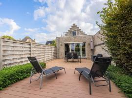Inviting holiday home in Nieuwpoort with private garden, hytte i Nieuwpoort