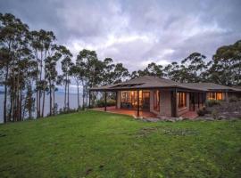 Tinderbox Cliff House - Waterside Private Retreat, cottage a Hobart