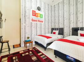 RedDoorz Syariah near Pasar Aur Kuning, hotel v destinaci Bukittinggi