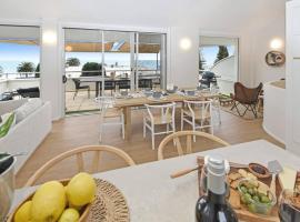 Seacliff Beach Retreat Lux, Modern, Seaviews, 3BR, Balcony, hótel í Seacliff