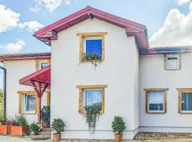 Gorgeous Apartment In Bedzino With Wifi