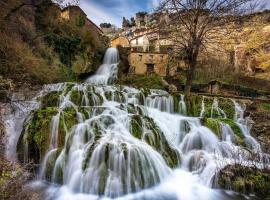 El Salto del Agua Auténtico El Molino de la Cascada Orbaneja, počitniška nastanitev v mestu Orbaneja del Castillo