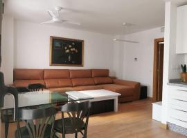 APART-DUPLEX-ATICO Tomares, self-catering accommodation in Tomares