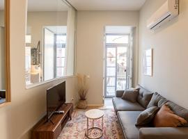 31 Janeiro 157 - Stylish 1BR w/ AC & Balcony by LovelyStay