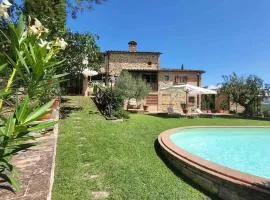 Luxury Tuscan Farm Stay, 1 bedroom with a pool