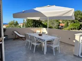 Novo uređeni apartman sa velikom terasom