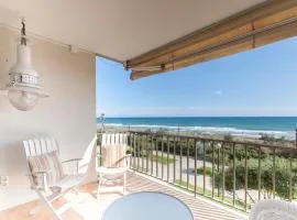LETS HOLIDAYS Beach front apartment in Gavà Mar, Pine Beach