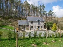 Wisteria Cottage - Bwthyn yr Ardd