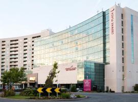 Crowne Plaza Dublin Blanchardstown, an IHG Hotel, מלון ליד Farmleigh House, בלנצ'רדסטאון