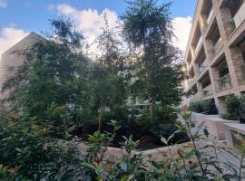 ExCel London - Fantastic Garden - 3 Bedroom-Condo, accessible hotel in Beckton