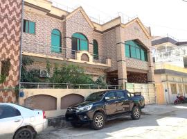C4 Mirpur City AJK Overseas Pakistanis Villa - Full Private House & Car Parking, chata v destinácii New Mīrpur
