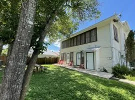 Carriage House - Medina Suite 1