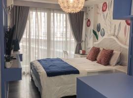 Gateway Pasteur Apartment by Secret Rooms – hotel z basenem w mieście Cimindi