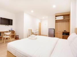 TAKKA Hotel - Bangna, Hotel in Bangna