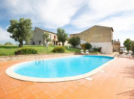 Stunning Home In San Marco Argentano With 7 Bedrooms, Wifi And Outdoor Swimming Pool, hotel in San Marco Argentano